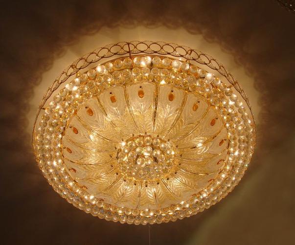 高檔次的綠色環(huán)保節(jié)能照明產品,從傳統(tǒng)產品制造者到提供照明整體解決